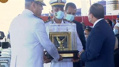 السيسي يشهد حفل تخريج دفعة 2020 في كلية الشرطة .. يهنىء الطلاب وأسرهم.. ويؤكد: الشهداء قدموا التضحيات من أجل حياة 100 مليون مصري