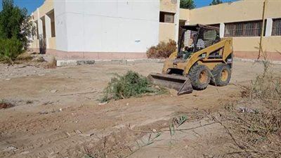 تنظيف محيط  المدارس بالقنطرة شرق بالإسماعيلية  استعدادا للدراسة