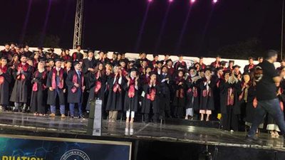 كلية الطب بجامعة مصر للعلوم تحتفل بتخريج دفعة 