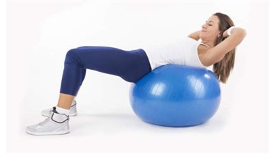 استخدمى الكرة المطاطية لعمل التمارين الرياضية المختلفة
