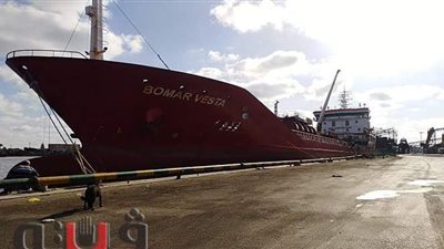 موانئ بورسعيد: شحن 5600 طن صودا  وتداول 19 سفينة.. صور