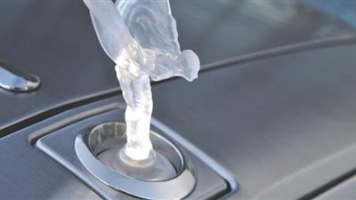 التلوث وراء منع الاتحاد الأوروبي شعار رولز رويس المضيء