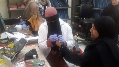 فحص وعلاج 353 ألف مواطن ضمن مبادرة 100 مليون صحة بالمنيا