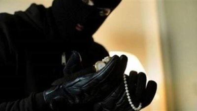 التحقيق مع عاطل متهم بسرقة شقة في أكتوبر.. والتحفظ على المضبوطات