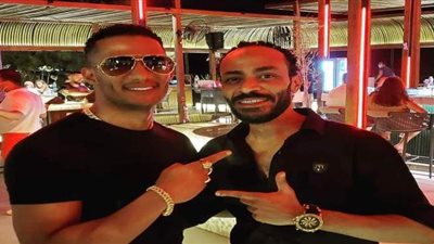 محمد رمضان يحتفل بعيد ميلاد شقيقه