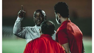 موسيماني يجتمع مع طبيب الأهلي في المغرب