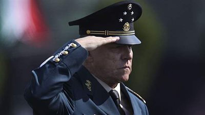 بناء على مذكرة إدارة المخدرات.. أمريكا تعتقل وزير الدفاع المكسيكي السابق