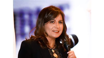 نبيلة مكرم: تنمية الشباب بالمحافظات الأكثر تصديرا للهجرة غير الشرعية من أولوياتنا