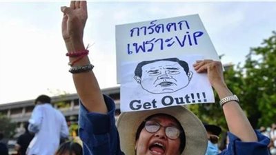 رئيس وزراء تايلاند يتعهد بالبقاء في منصبه