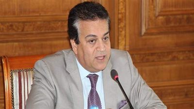 حقيقة فرض رسوم على الطلاب عند الدخول للجامعات