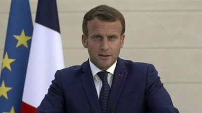 الرئيس الفرنسي يزور المنطقة المقطوع بها رأس معلم بسبب رسوم مسيئة للنبي محمد