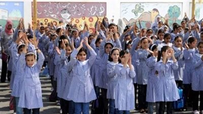 جرس المدرسة ضرب.. انطلاق العام الدراسي الجديد وسط مخاوف كورونا.. الكمامة والتباعد الاجتماعي أبرز التعليمات.. والتعليم عن بعد  يسيطر على المنظومة