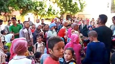 مشادات بين أولياء الأمور والمعلمين بسبب الخلاف على أيام الحضور  بمدارس أسيوط | صور