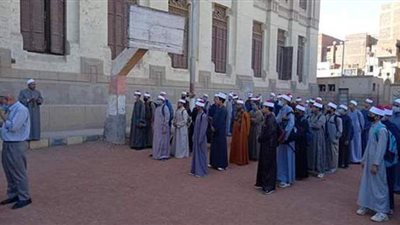 انتظام الدراسة بالمعاهد الأزهرية في أسيوط مع الالتزام بالتباعد لمواجهة كورونا | صور