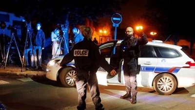 رئيس الوزراء الفرنسي يتعهد باتخاذ إجراءات قوية ردا على مقتل مدرس