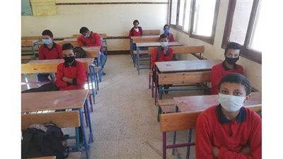 10 صور ترصد التزام طلاب الوادي الجديد والمعلمين بالإجراءات الاحترازية للوقاية من كورونا