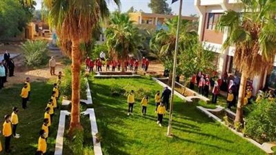 12 مدرسة جديدة تدخل الخدمة وتطبيق نظام المتابعة الإلكترونية بالوادي الجديد