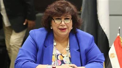 وزيرة الثقافة ومحافظ الإسكندرية يفتتحان مسرح 