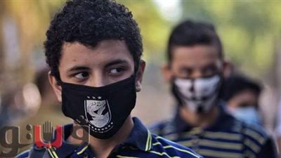 الماسكات الملونة وشعار الأهلي..  أغرب تقاليع الكمامات الطبية في المدارس