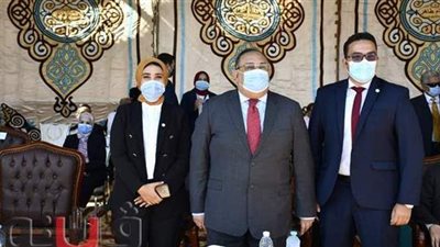 رئيس جامعة حلوان يرفع علم مصر خلال فعاليات حفل استقبال الطلاب الجدد والقدامى