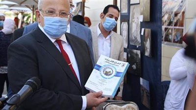 رئيس جامعة القاهرة: بناتنا في السكن الجامعي تحت رعاية طبية كاملة | فيديو