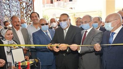 محافظ الشرقية يشهد افتتاح كلية الطب في فاقوس  | صور