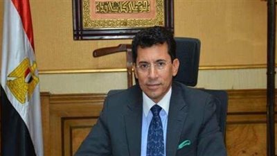 وزير الشباب يجتمع مع الجنايني.. ومصادر: دعم من الدولة للجنة الخماسية