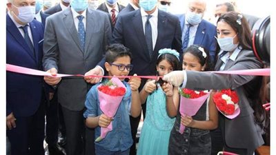 وزير الاتصالات ومحافظ الجيزة يفتتحان مركز الخدمات البريدية بأكاديمية الفنون بالعمرانية