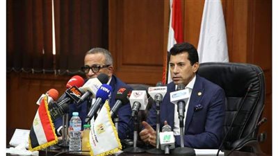 تفاصيل اجتماع وزير الرياضة باللجنة الخماسية