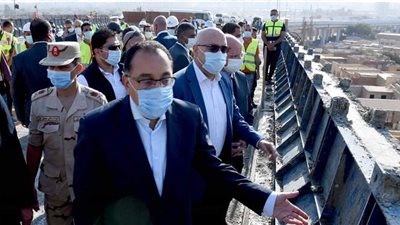 رئيس الوزراء يتفقد الأعمال الإنشائية لمحور الحضارات