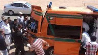 إصابة 4 أشخاص فى حادث  انقلاب سيارة ملاكي بالمنيا