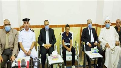 غراب يشارك في عزاء إمام مسجد توفي أثناء صعوده المنبر بالشرقية