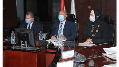 3 وزراء يبحثون  تنفيذ توجيهات القيادة السياسية الخاصة بتطوير الأسطول التجاري