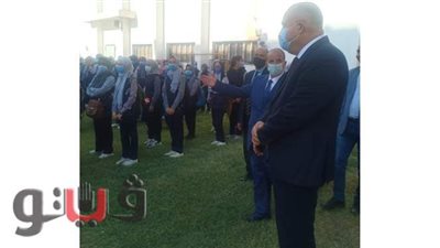 محافظ قنا يتفقد الإجراءات الاحترازية بالمدارس | صور