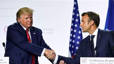 ترامب يصف ماكرون بـ