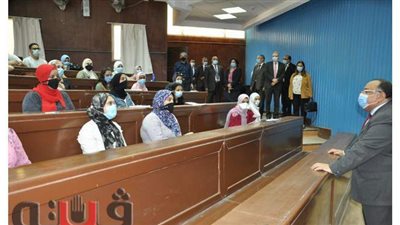 رئيس جامعة حلوان يتفقد انتظام الدراسة وتطبيق الإجراءات الاحترازية