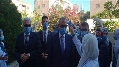 تطبيق الإجراءات الوقائية على نائب وزير التعليم ومحافظ القليوبية خلال تفقدهم للمدارس