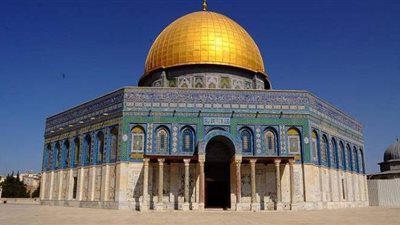 بعد شهر من الإغلاق.. الأقصى يعيد فتح أبوابه أمام المصلين