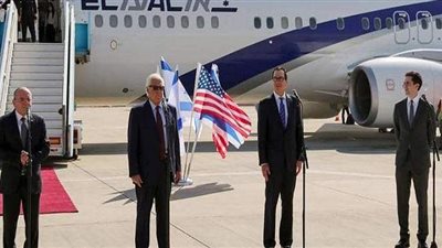 وصول أول رحلة مباشرة من إسرائيل إلى البحرين بمشاركة وزير الخزانة الأمريكي