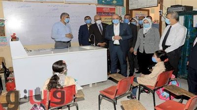 محافظ بني سويف يتفقد مدارس المدن والقرى لمتابعة تطبيق اجراءات الوقاية من كورونا