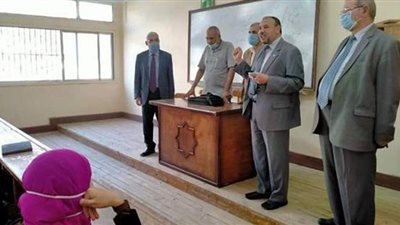 نائب رئيس جامعة الأزهر للوجه القبلي يتفقد أماكن الدراسة بقطاع البنات بأسيوط | صور