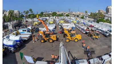 محافظ الإسكندرية يشهد تنفيذ اصطفاف المركبات والمعدات الهندسية بالمحافظة