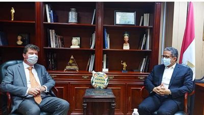 وزير السياحة يبحث إقامة معارض مؤقتة للآثار المصرية ببلجيكا