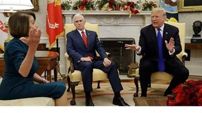 بيلوسي تحدد الإثنين موعداً نهائياً للتوصل لحزمة تحفيز مع ترامب