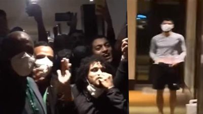 ساسي يترك غرفة العزل ليشارك لاعبي الزمالك الاحتفال بالفوز على الرجاء | فيديو