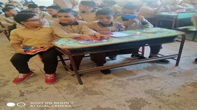بمقاعد محطمة وأكوام قمامة.. مدارس القليوبية تستقبل طلابها في العام الدراسي الجديد