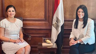 وزيرة التعاون الدولي  تبحث مع  مدير 