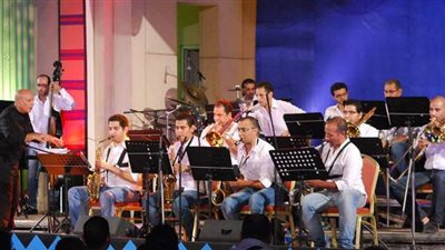 عارضان كوبيان ومواهب واعدة واغانى لأول مرة فى حفل بغدادى باند بالأوبرا