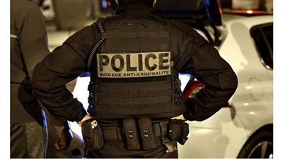 فرنسا تحتجز قياديًا بارزًا من الإخوان بعد واقعة ذبح المعلم