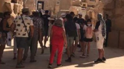 وفود سياحية من ٥ دول أجنبية تتوافد على المناطق الأثرية بالأقصر